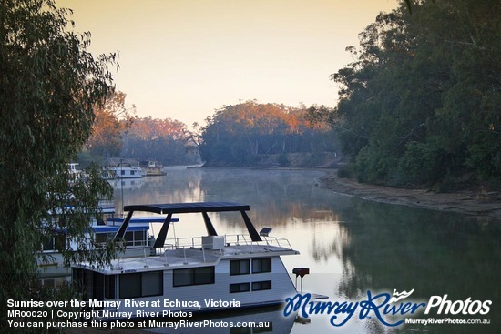 Sunrise over the Murray River at Echuca, Victoria