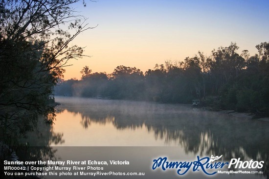 Sunrise over the Murray River at Echuca, Victoria