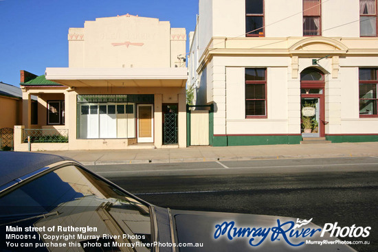 Main street of Rutherglen