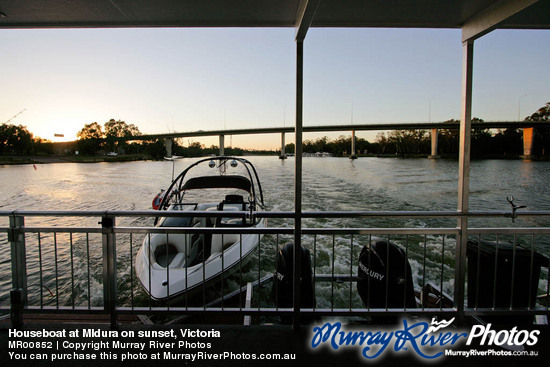 Houseboat at Mldura on sunset, Victoria