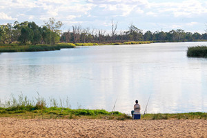 Fishing at Paringa Riverbend