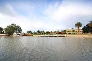 View of Renmark riverfront